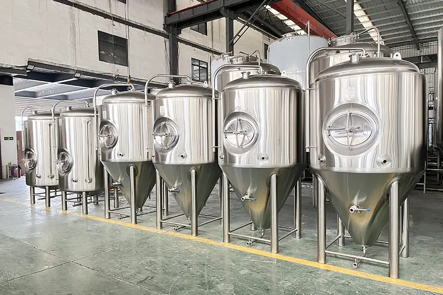 1500L 3容器醸造所 2