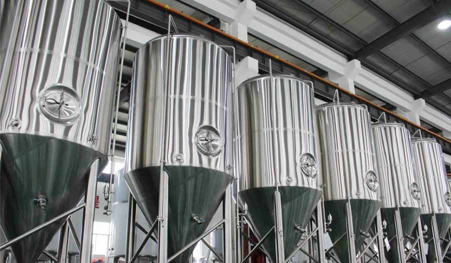 Equipamento de cervejaria com tanque de fermentação de 500l