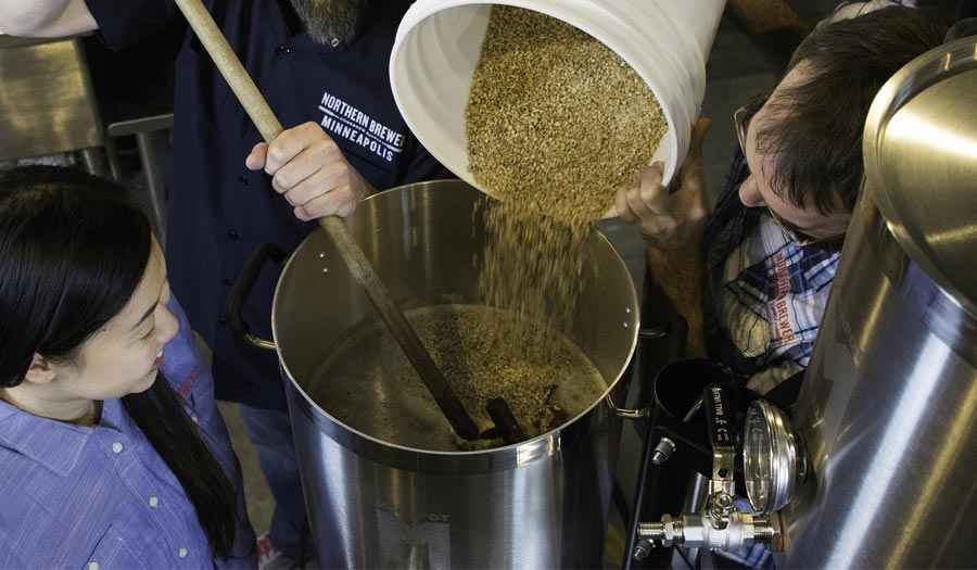 Stop Guessing: The Craft Beer Brewing Process Demystified (Costs, Steps & Solutions) 2 Beer brewing method