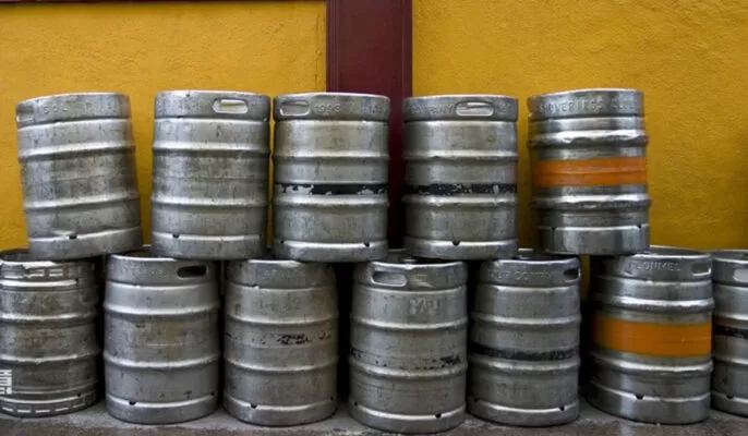 Packing barrels before bottling