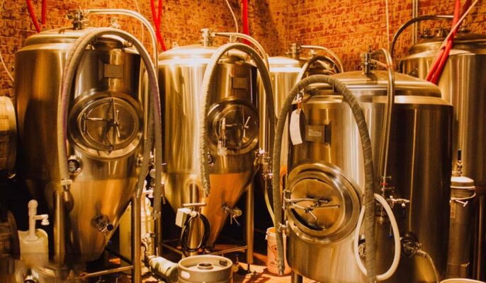 What does the standard configuration of professional craft beer equipment include?