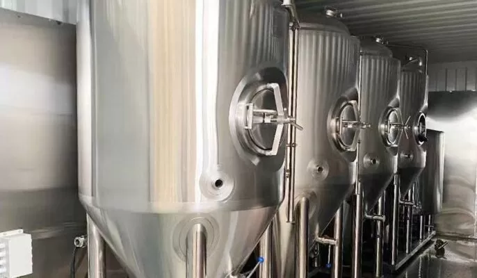 Why do entrepreneurs prefer container microbreweries?