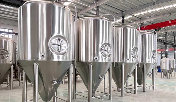 In che modo i sistemi di produzione automatizzati possono semplificare il processo di produzione della birra?