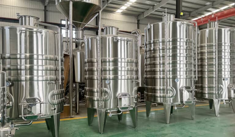 Winery Fermentation Tanks: Choosing the Right Stainless Steel Solution for Wine Production 3 Recipiente per la fermentazione del vino