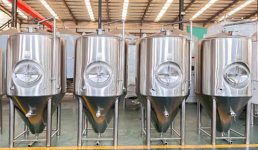 Beer Fermenters: The Stainless Steel Conical Advantage for Craft Brew Success 3 fermentor