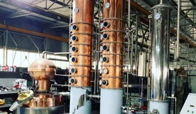 Tipi di attrezzature per la distillazione necessarie per le distillerie