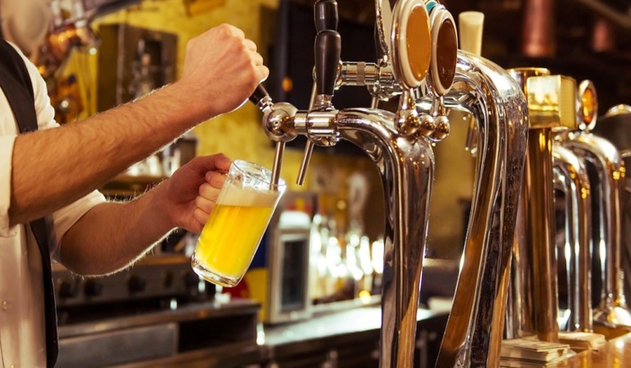 Quali sono le attrezzature necessarie per la produzione di birra fresca?