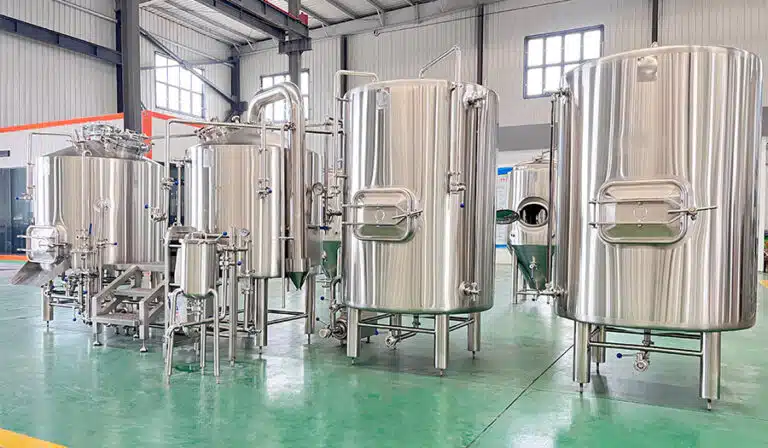 Welche Braugeräte werden benötigt, um frisches Bier zu brauen? 2 frische Brauereianlagen
