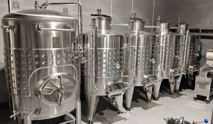 cubas de fermentação de vinho em aço inoxidável