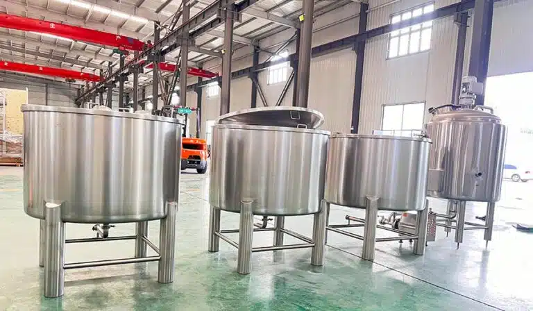 ¿Qué equipo necesito para hacer kombucha? 4 tanques de kombucha