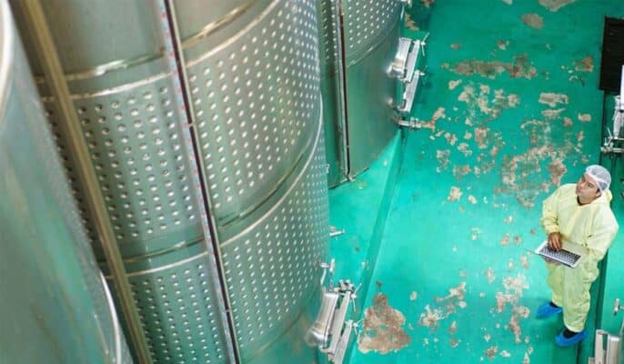 How do you choose an industrial brewing fermenter