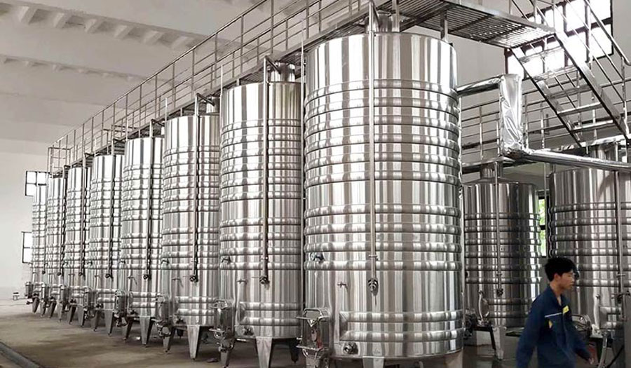 Stainless Steel Wine Fermentation Tanks: The Complete Guide 3 wine tanks How to choose the most suitable wine tank for you