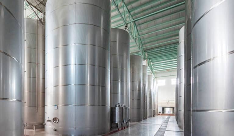 How to choose the right stainless steel storage tank according to industry needs? 2 How to choose the right stainless steel storage tank