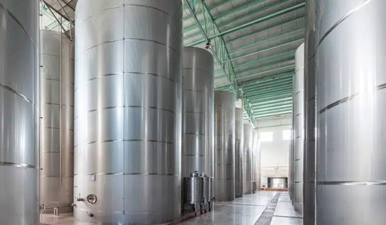 How to choose the right stainless steel storage tank according to industry needs? 2 How to choose the right stainless steel storage tank