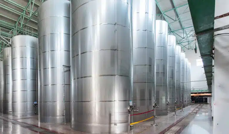 How to choose the right stainless steel storage tank according to industry needs? 4 stainless steel storage tank