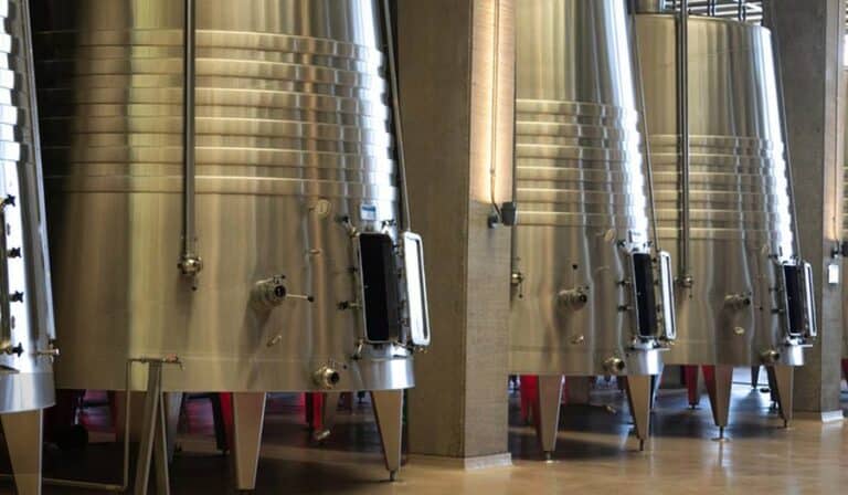 Winery Fermentation Tanks: Choosing the Right Stainless Steel Solution for Wine Production 4 Winery Fermentation Tank