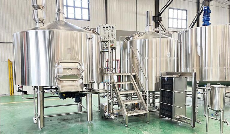 Application of Artificial Intelligence and Big Data in the Development of Beer Brewing Equipment 2 Equipamento de fabrico de cerveja